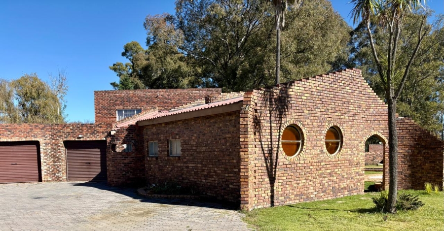 4 Bedroom Property for Sale in Heilbron Free State